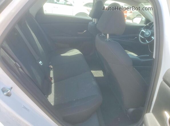 KMHLL4DG0RU851509 2024 HYUNDAI ELANTRA White Vista de los asientos traseros