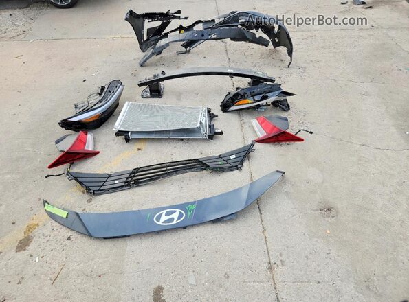 KMHLL4DG1TU205984 2026 HYUNDAI ELANTRA Gray ძრავის განყოფილების ხედი