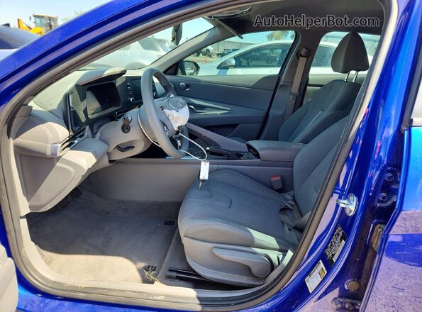 KMHLL4DG2RU851334 2024 HYUNDAI ELANTRA Blue Вид салону спереду