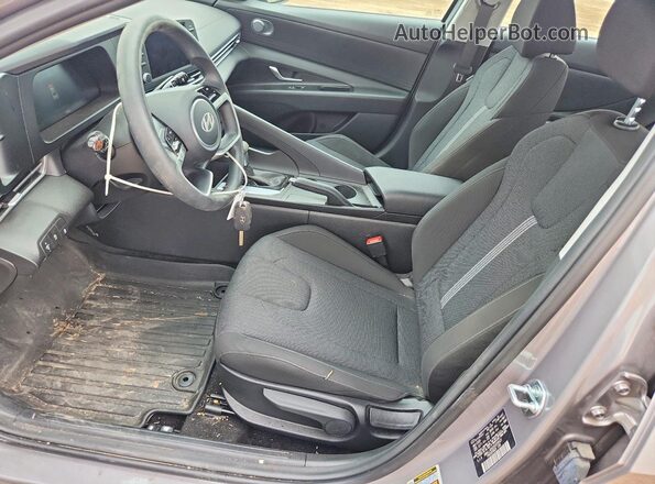 KMHLL4DG2SU039523 2025 HYUNDAI ELANTRA Серебряный Вид салона спереди
