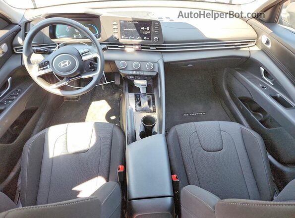 KMHLL4DG2SU085899 2025 HYUNDAI ELANTRA Gray Vista del salpicadero