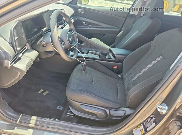 KMHLL4DG3SU015568 2025 HYUNDAI ELANTRA Green წინა სალონის ხედი