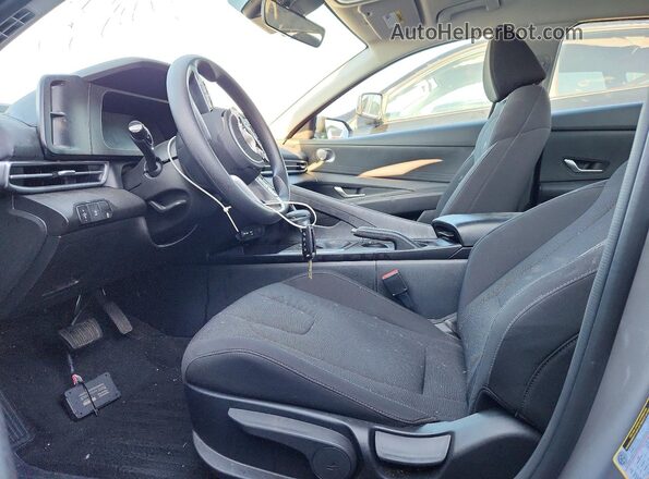 KMHLL4DG4SU035375 2025 HYUNDAI ELANTRA Серый Вид салона спереди