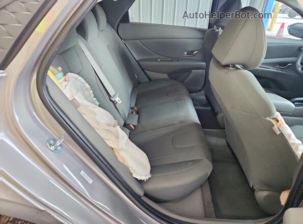 KMHLL4DG4SU989639 2025 HYUNDAI ELANTRA Silver Вид задніх сидінь