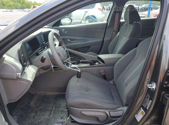 KMHLL4DG4TU193815 2026 HYUNDAI ELANTRA Charcoal Вид салону спереду