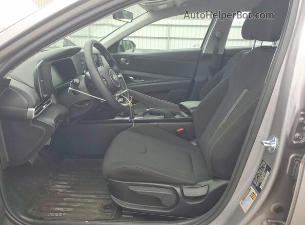 KMHLL4DG6SU049231 2025 HYUNDAI ELANTRA Silver Вид салону спереду