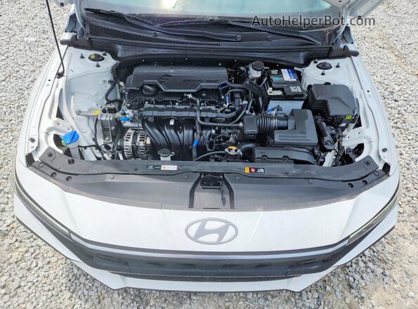 KMHLL4DG6SU911055 2025 HYUNDAI ELANTRA White Вид задньої частини салону