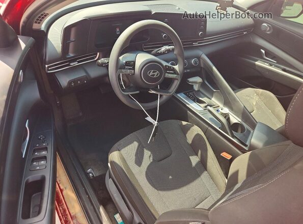 KMHLL4DG7RU787629 2024 HYUNDAI ELANTRA Красный Вид панели приборов