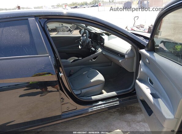 KMHLL4DG7SU015878 2025 HYUNDAI ELANTRA Black Вид салону спереду