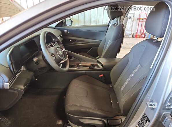 KMHLL4DG8SU055323 2025 HYUNDAI ELANTRA Silver Widok wnętrza z przodu