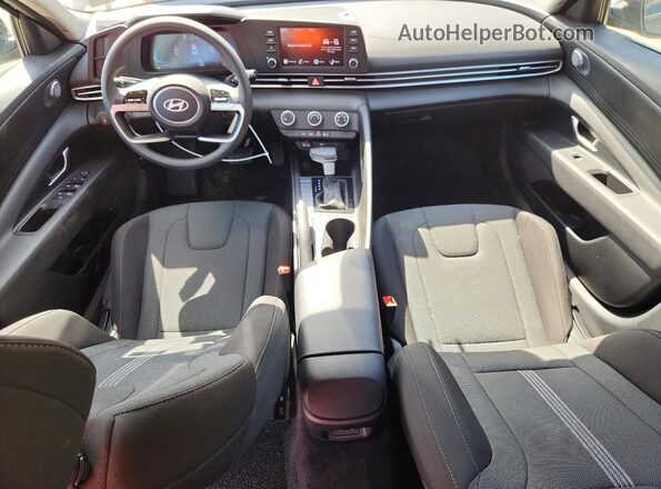 KMHLL4DG8SU075409 2025 HYUNDAI ELANTRA Black Widok deski rozdzielczej