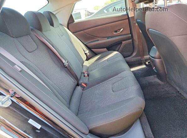 KMHLL4DG8SU075409 2025 HYUNDAI ELANTRA Black Widok tylnych siedzeń
