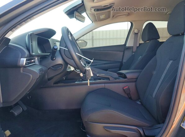 KMHLL4DG8TU191419 2026 HYUNDAI ELANTRA Gray Vista interior delantera