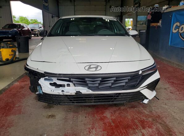 KMHLL4DG8TU216092 2026 HYUNDAI ELANTRA White Widok z przodu