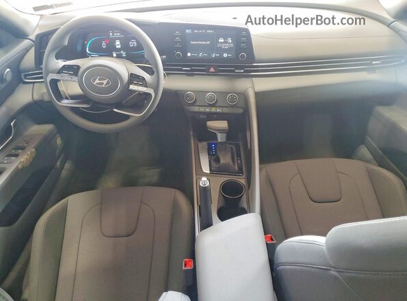 KMHLL4DG8TU216092 2026 HYUNDAI ELANTRA White Widok deski rozdzielczej