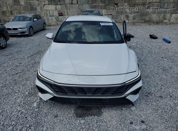 KMHLL4DG9RU824129 2024 HYUNDAI ELANTRA White Вид спереду