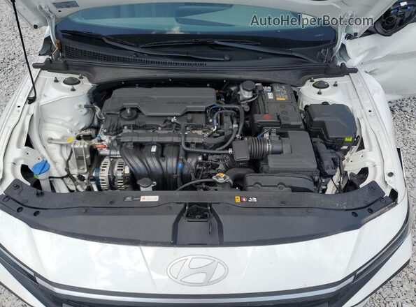 KMHLL4DG9RU824129 2024 HYUNDAI ELANTRA White Вид задньої частини салону