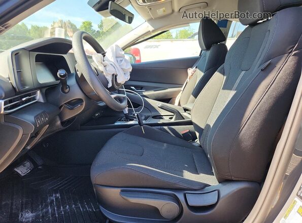KMHLL4DG9TU218580 2026 HYUNDAI ELANTRA Gray Front interior view