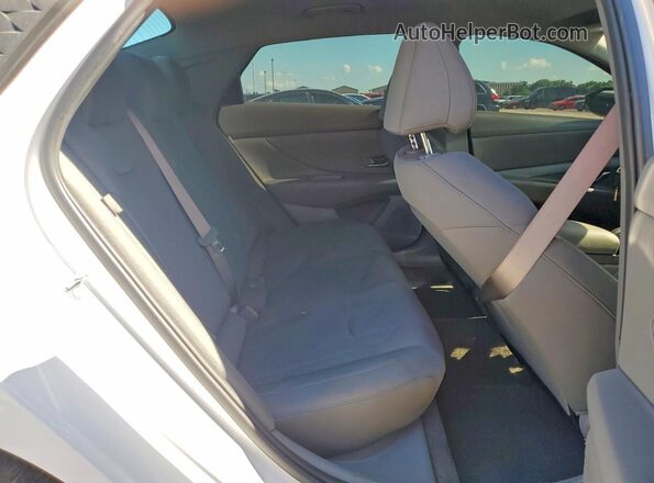 KMHLL4DGXSU052990 2025 HYUNDAI ELANTRA White Вид задніх сидінь