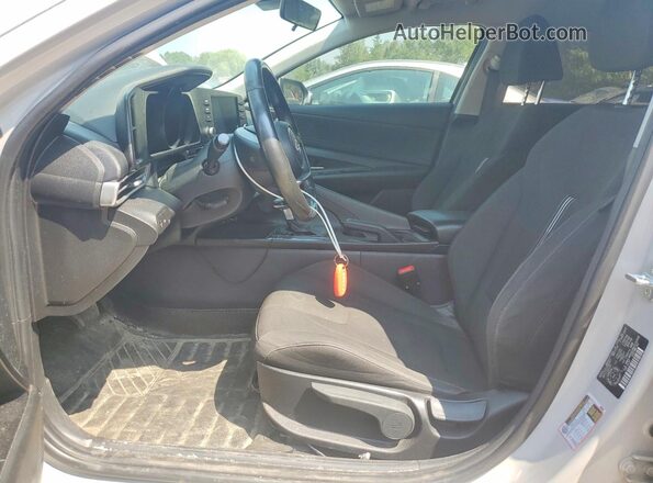 KMHLM4AG2MU076348 2021 HYUNDAI ELANTRA Silver Սալոնի դիմացի տեսք