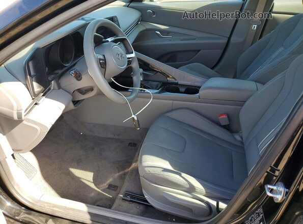 KMHLM4AJ3PU071997 2023 HYUNDAI ELANTRA Черный Вид салона спереди