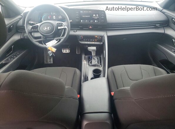 KMHLM4DG0TU257880 2026 HYUNDAI ELANTRA White Вид панелі приладів