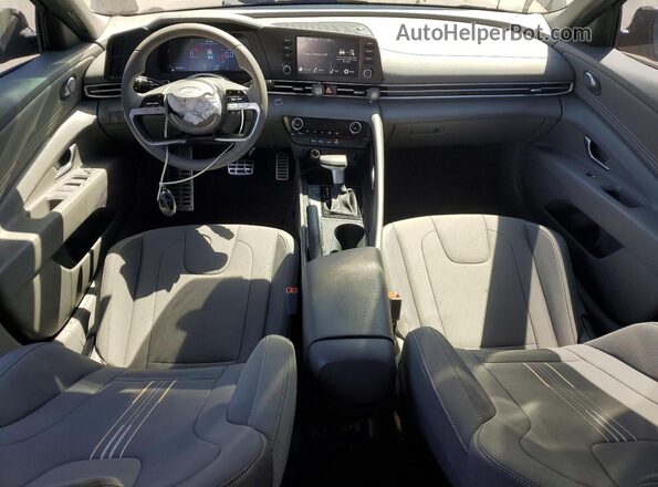 KMHLM4DG1TU103890 2026 HYUNDAI ELANTRA Черный Вид панели приборов