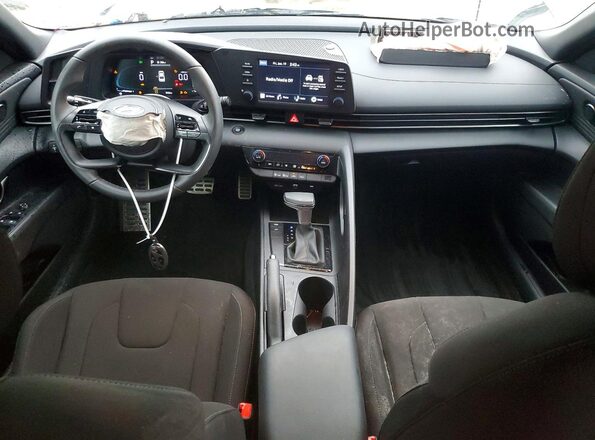 KMHLM4DG2SU074902 2025 HYUNDAI ELANTRA Silver Vista del salpicadero