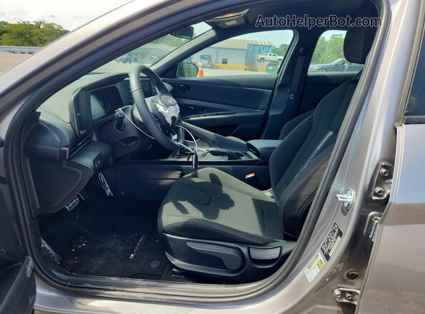 KMHLM4DG2TU099610 2026 HYUNDAI ELANTRA Серый Вид салона спереди