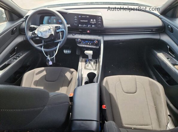 KMHLM4DG2TU099610 2026 HYUNDAI ELANTRA Серый Вид панели приборов