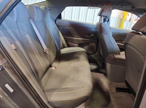 KMHLM4DG2TU119595 2026 HYUNDAI ELANTRA Gray Widok tylnych siedzeń
