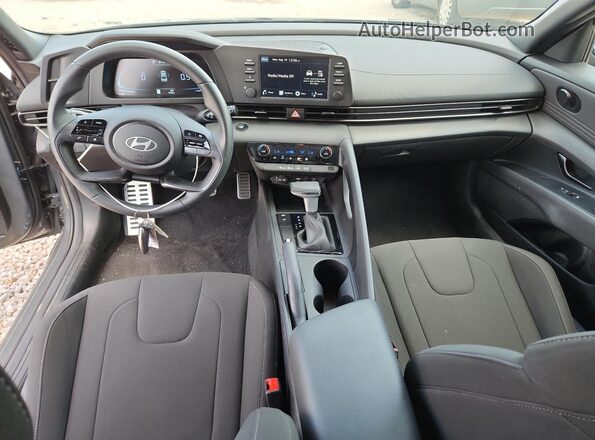 KMHLM4DG2TU191106 2026 HYUNDAI ELANTRA Gray Widok deski rozdzielczej