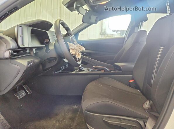 KMHLM4DG2TU233032 2026 HYUNDAI ELANTRA White Vista interior delantera