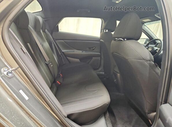 KMHLM4DG2TU253152 2026 HYUNDAI ELANTRA Gray Widok tylnych siedzeń