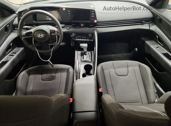 KMHLM4DG2TU253152 2026 HYUNDAI ELANTRA Gray Widok deski rozdzielczej