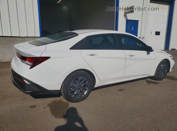 KMHLM4DG3SU034313 2025 HYUNDAI ELANTRA White Trasero derecho