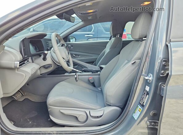 KMHLM4DG3TU111134 2026 HYUNDAI ELANTRA Charcoal Widok wnętrza z przodu