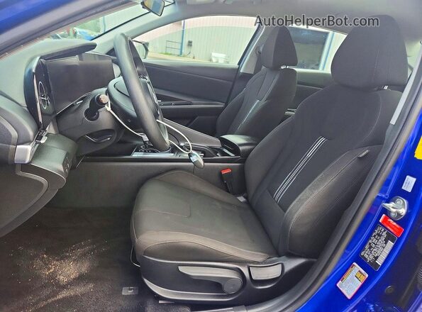 KMHLM4DG4RU729104 2024 HYUNDAI ELANTRA Blue Widok wnętrza z przodu