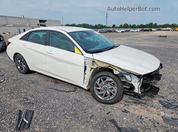 KMHLM4DG4RU736635 2024 HYUNDAI ELANTRA White Front right