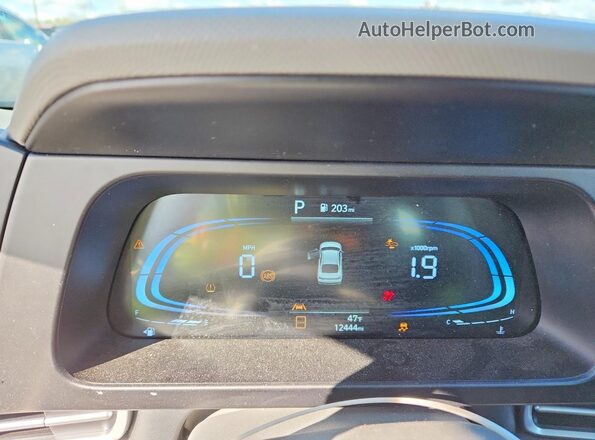 KMHLM4DG4TU097549 2026 HYUNDAI ELANTRA Silver ხელსაწყოთა პანელის ხედი