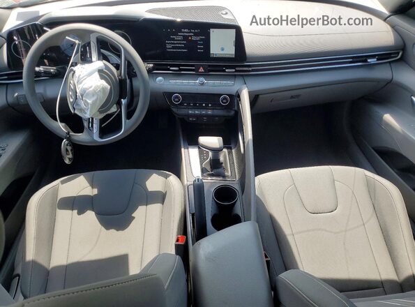 KMHLM4DG6RU802375 2024 HYUNDAI ELANTRA Черный Вид панели приборов