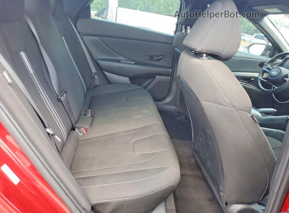 KMHLM4DG6SU071663 2025 HYUNDAI ELANTRA Red Widok tylnych siedzeń