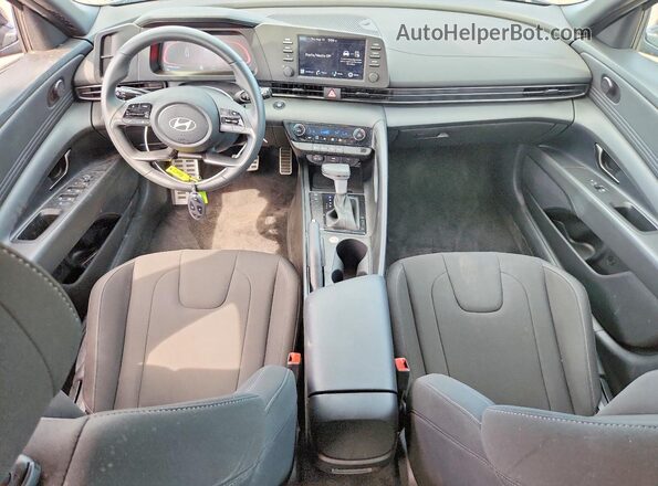 KMHLM4DG6TU180156 2026 HYUNDAI ELANTRA Черный Вид панели приборов