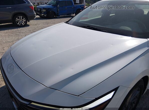 KMHLM4DG8RU642497 2024 HYUNDAI ELANTRA White Դիմացի տեսք