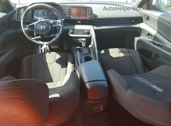 KMHLM4DG8SU897771 2025 HYUNDAI ELANTRA Черный Вид панели приборов