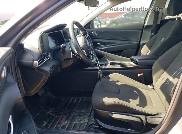 KMHLM4DG8SU901429 2025 HYUNDAI ELANTRA Gray Widok wnętrza z przodu