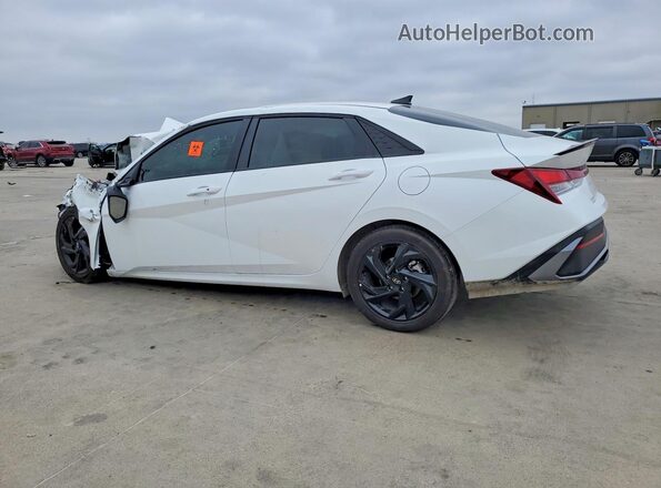 KMHLM4DG8TU136983 2026 HYUNDAI ELANTRA White Trasero izquierdo
