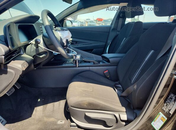 KMHLM4DG8TU218857 2026 HYUNDAI ELANTRA Black წინა სალონის ხედი