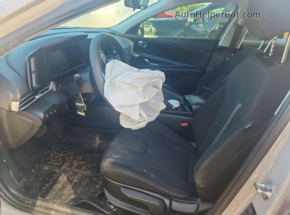 KMHLM4DG9RU662273 2024 HYUNDAI ELANTRA Gray Widok wnętrza z przodu