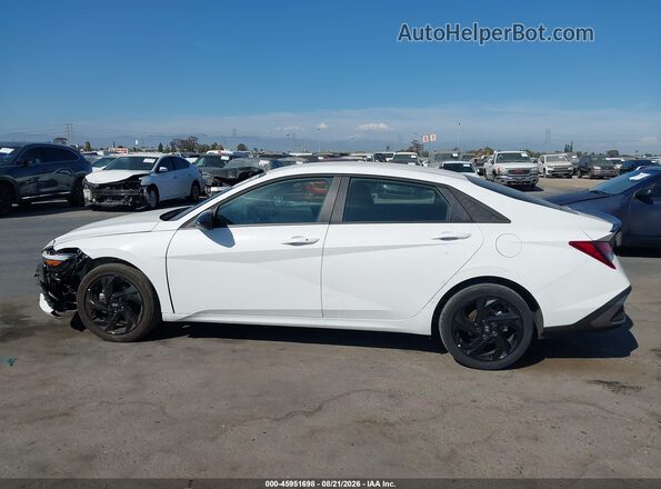 KMHLM4DG9TU180300 2026 HYUNDAI ELANTRA Белый Панорамный вид салона 360°